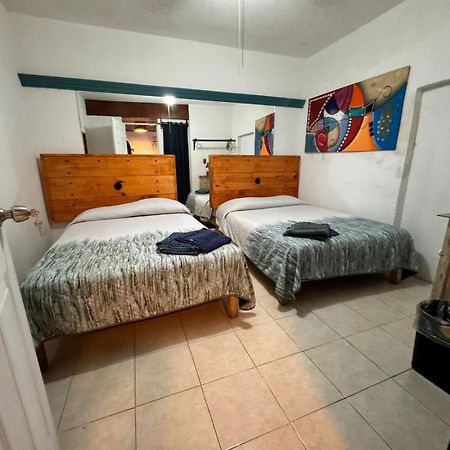 Casona Luciernaga-Casa De Huespedes Guest House เลออน ภายนอก รูปภาพ