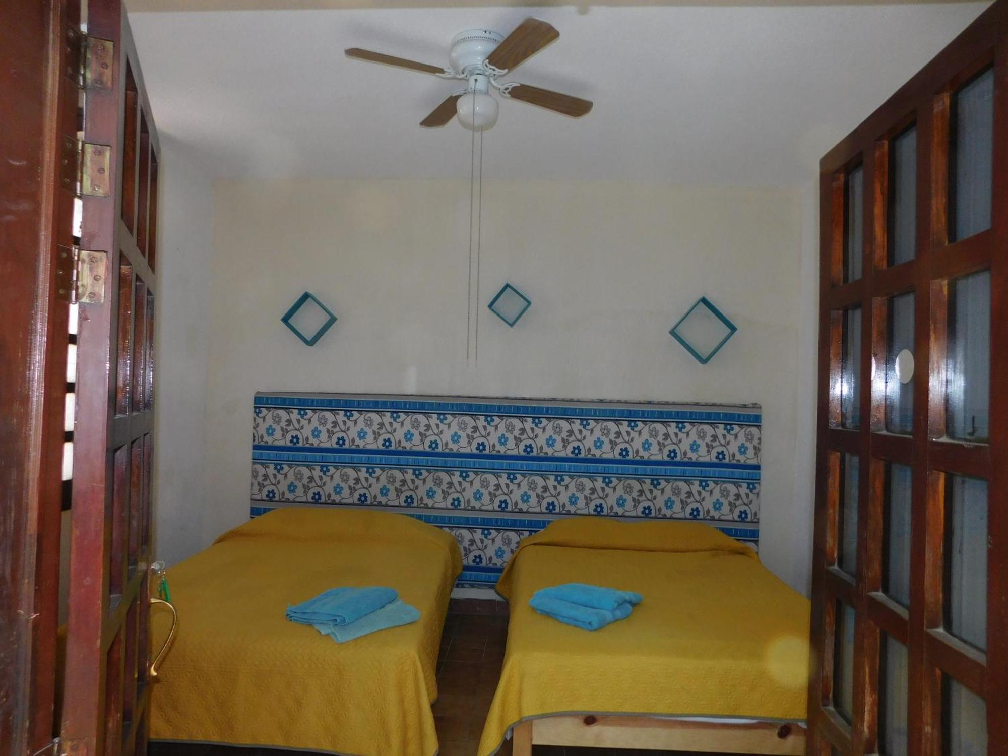 Casona Luciernaga-Casa De Huespedes Guest House เลออน ภายนอก รูปภาพ